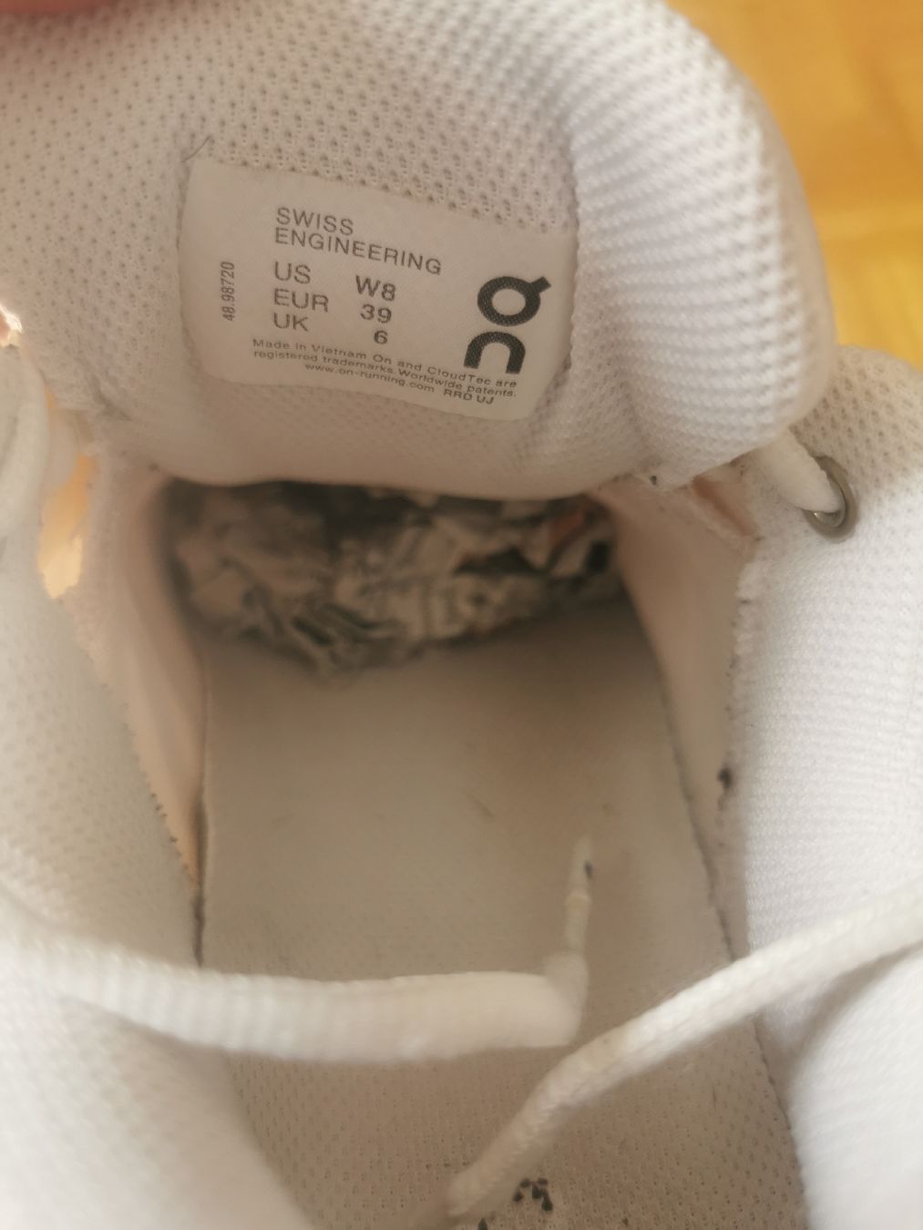 On Scarpe da uomo: On Schuhe 39 Orginal – Usato da Bern venduto da ged_ffx9 3