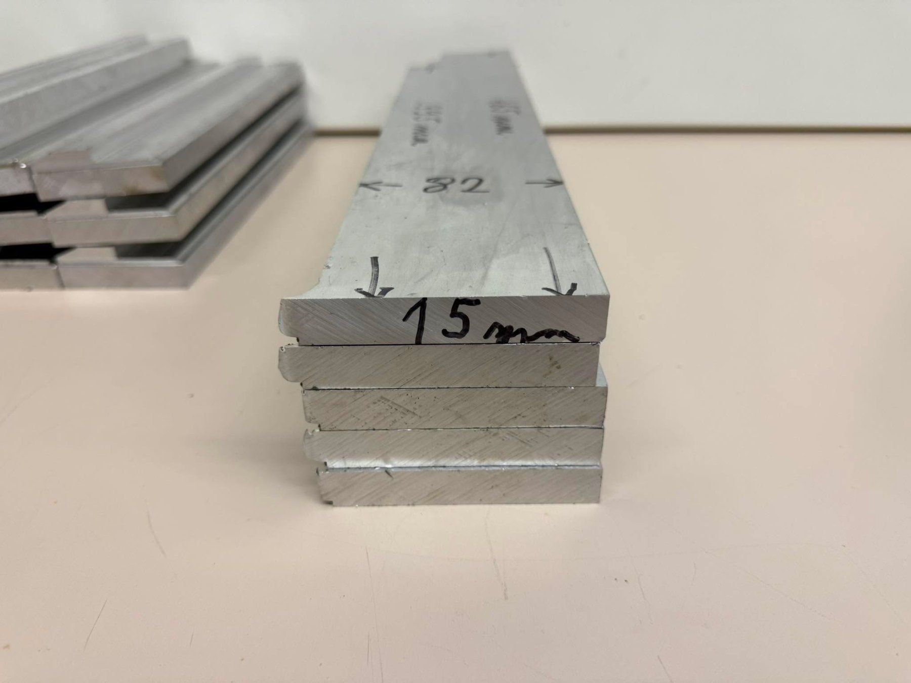 Tutti gli attrezzi: Aluminium Rohmaterial Reststücke 19 kg – Usato da Winterthur venduto da Joe1001 3