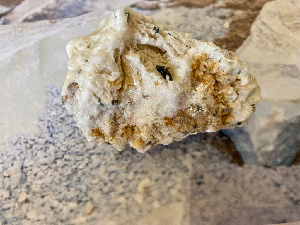Edelsteine: Turmalin/ Albit roh – Neu (gemäss Beschreibung) aus Biberist von Steine 1