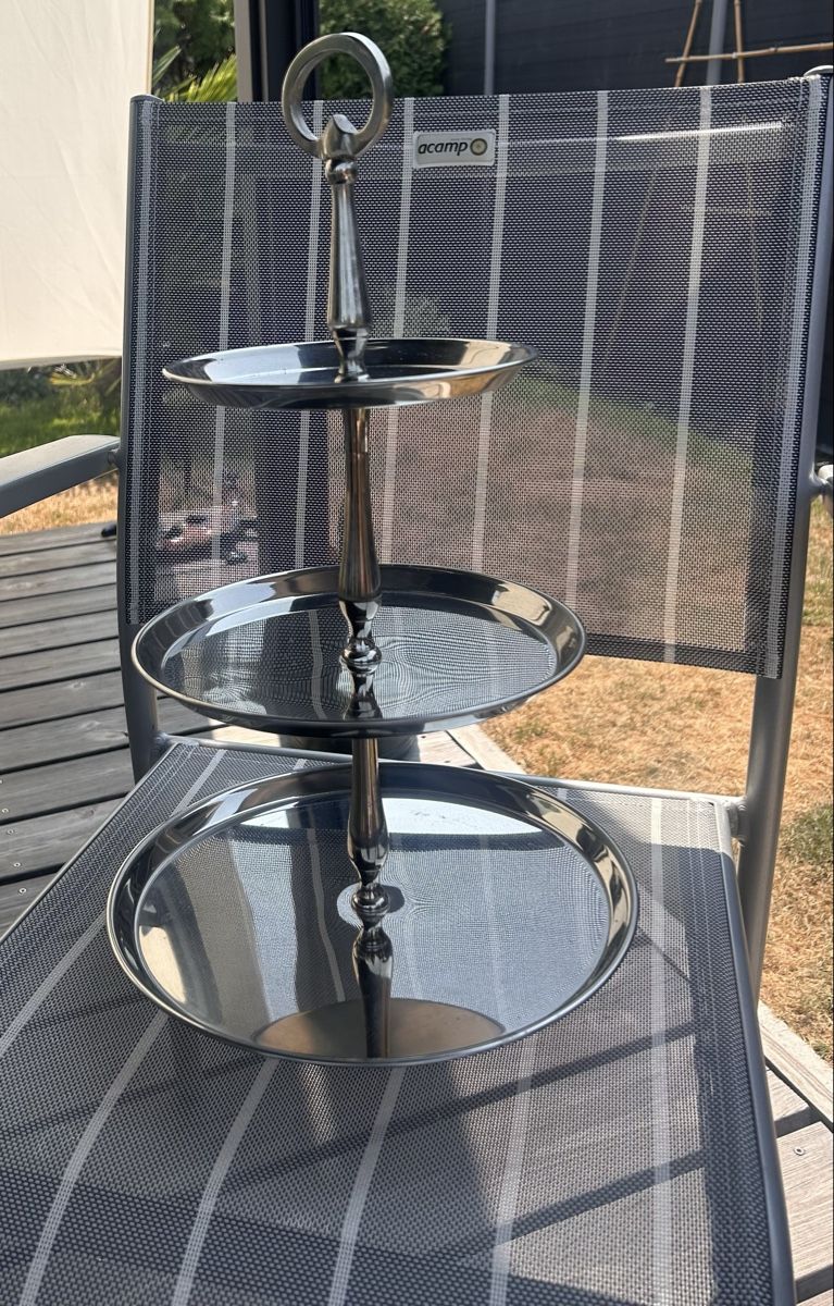 Plateaux: 3-stöckige Etagere – D'occasion à Oberhasli par newyorksydney