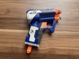 Pistolet Nerf Elite Triad EX-3 bleu, parfait pour l'été
