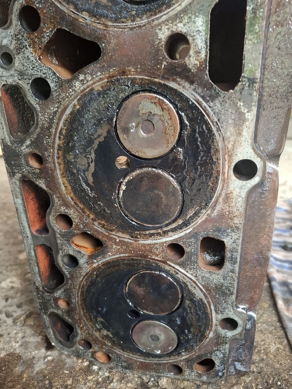 Altro per industria metallurgica: Bührer Zylinderkopf Ford EBRO OF18 – Usato da Aeschau venduto da Elu2000 5
