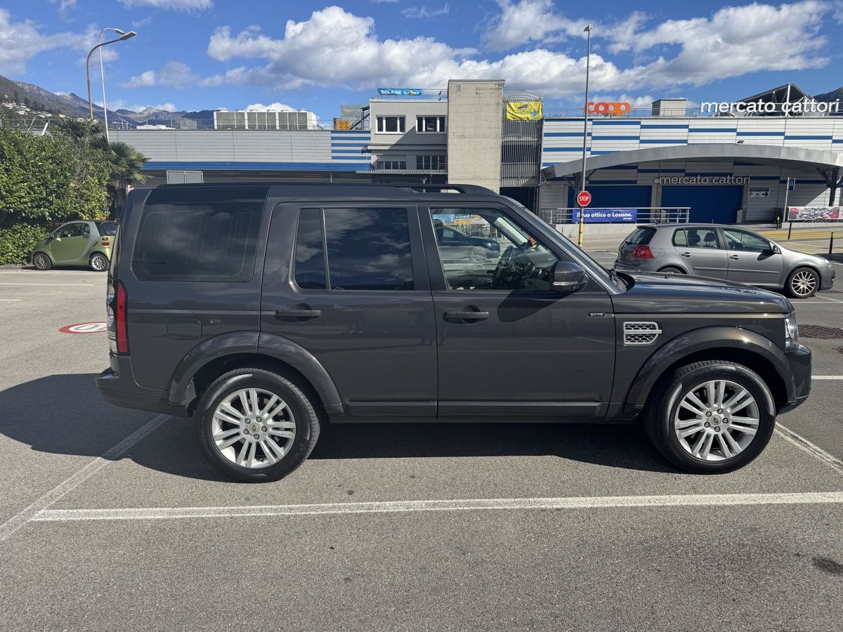 Land Rover Automobili: Land Rover Discovery 4, interni in pelle. – Usato da Losone venduto da Thao8