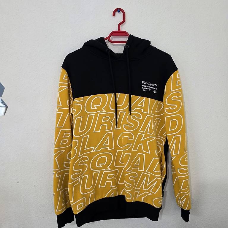 Pulls & Sweat-shirts: Pull Black Squad  – D'occasion à Neuchâtel par davenvy