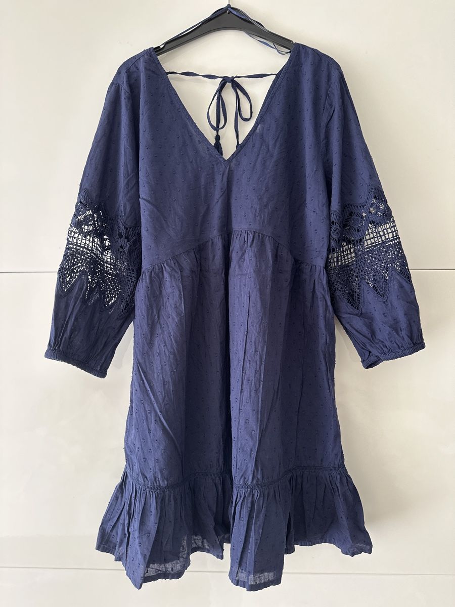 Kleider: Sommerkleid dunkelblau mit Spitzenmuster, Gr. M – Gebraucht aus Zürich von