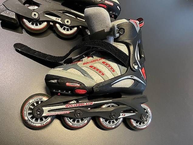 Pattini in linea & Pattini a rotelle: Rollerblade paire de rollers pour enfant – Nuovo (secondo la descrizione) da Saules venduto da Pathan 1