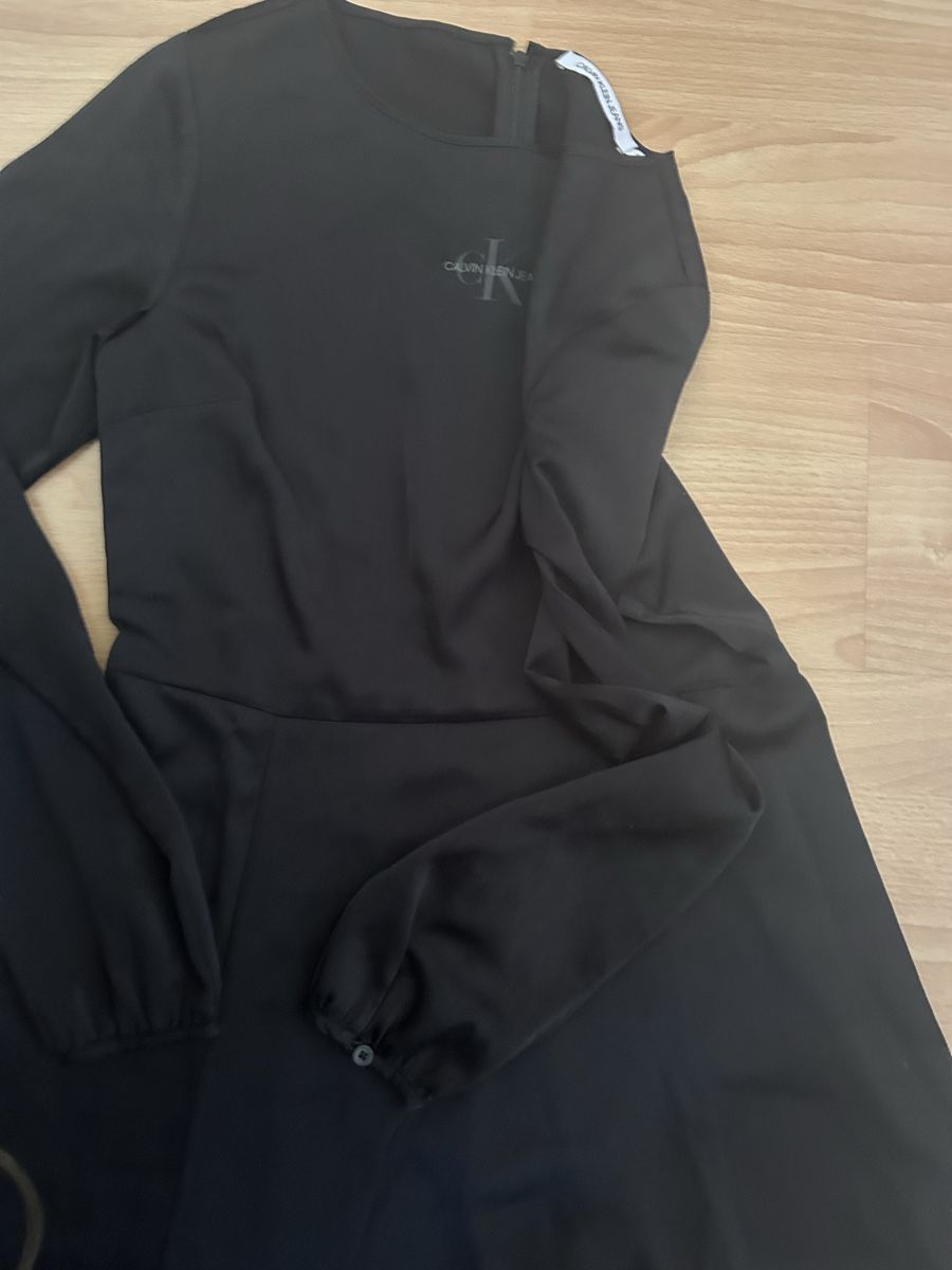 Calvin Klein Vestiti: Schwarzes Calvin Klein Kleid, Langarm, Grösse S – Usato da Schliern b. Köniz venduto da Zeus31 2