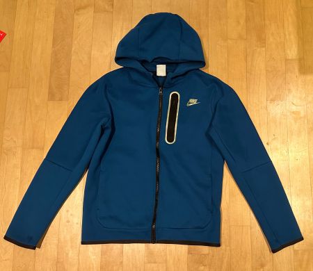 Nike Sportswear / Kapuzenjacke Kinder Gr. 158-170