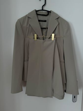 Schicker Damenanzug Riani Gr. 36 Top Zustand