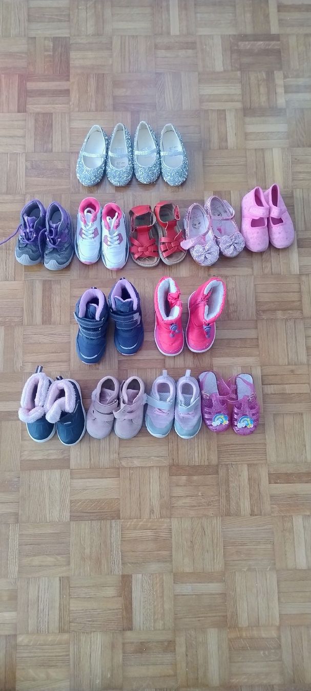 Scarpe per ragazze: Mädchen Kinderschuhe - Stiefel - Sandalen – Usato da Uster venduto da Silvasantoz 4