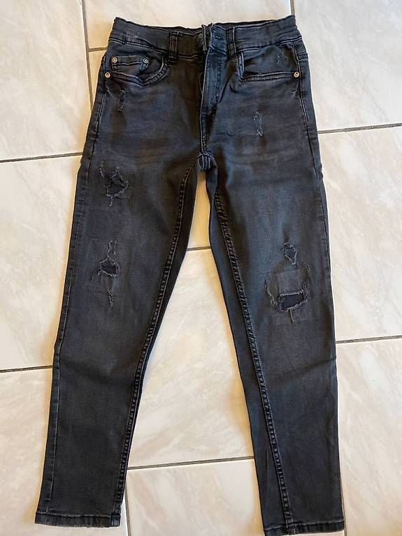 Hosen: Vend lot pantalons enfant 140 – Gebraucht aus Morrens VD von gia_sfs5 1
