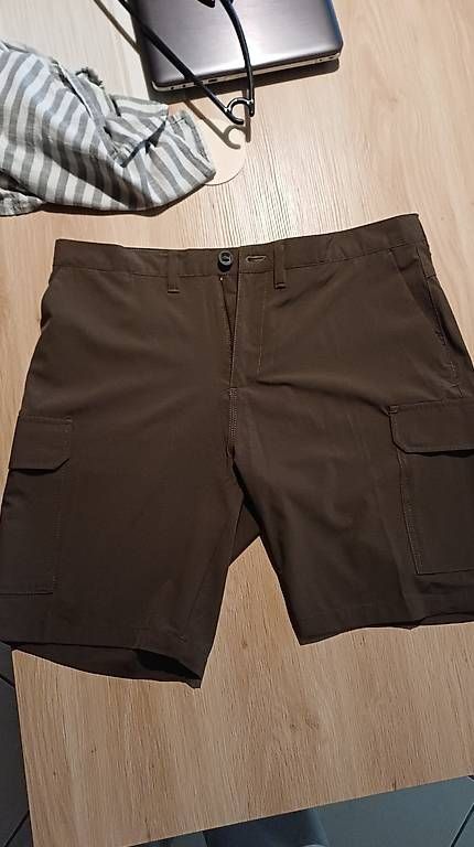 Pantaloni: Short Billabong taille 38 – Usato da Marsens venduto da Dabo2805