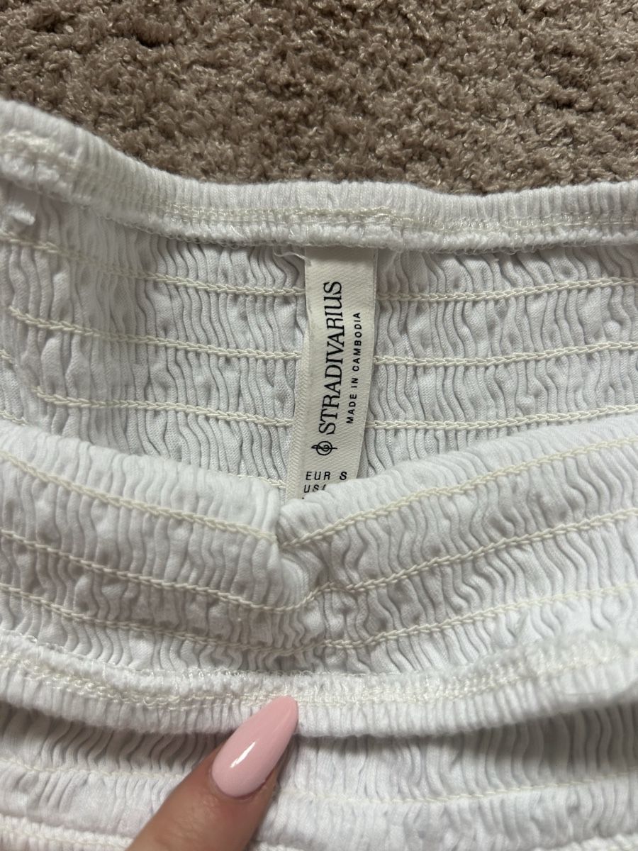 Pull&Bear Top: Rüschentop Weiss – Usato da Frauenfeld venduto da hannamaria29 1