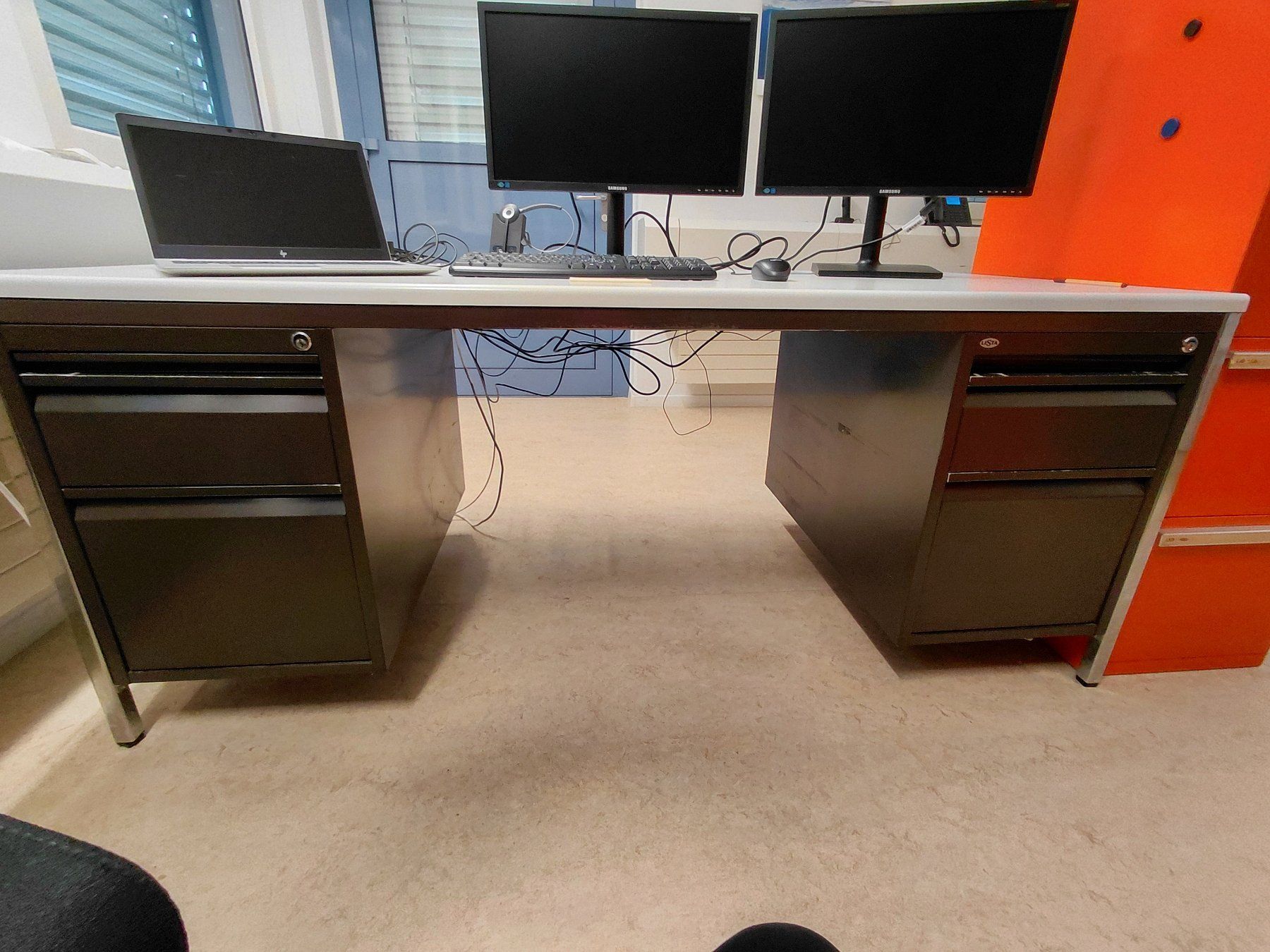Lista Schreibtische: Büros Lista 180 x 80 cm – Gebraucht aus Aarau von ljordan 1