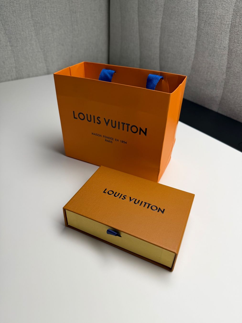 Louis Vuitton Orecchini pendenti & Orecchini a lobo: Louis Vuitton Floragram M01025 – Usato da Rebstein venduto da gad_gz8q 4