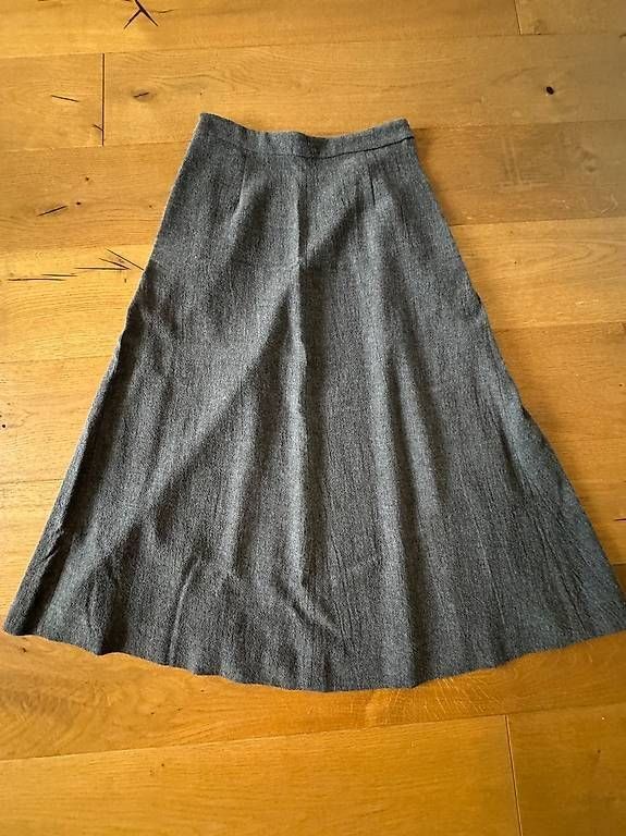 Massimo Dutti Röcke: Massimo Dutti Herbstrock, knöchellang, Grösse 34, ungetragen – Gebraucht aus Hünenberg See von bobby0102