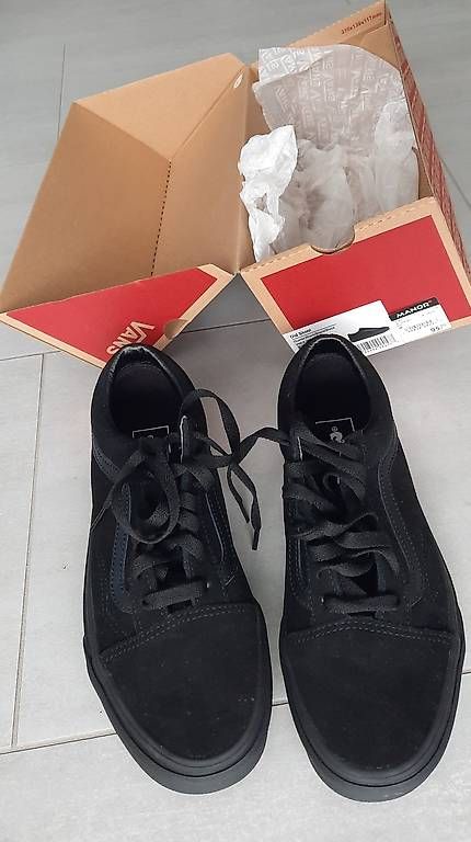 Scarpe da uomo: A vendre chaussures Vans taille 38 – Usato da Marin-Epagnier venduto da Crac34