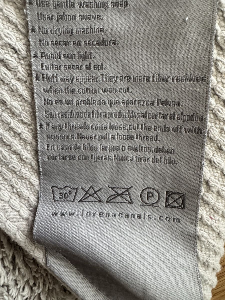Tappeti: Waschbarer Kinderteppich von Lorena Canals – Usato da Stansstad venduto da dug_8drx 2