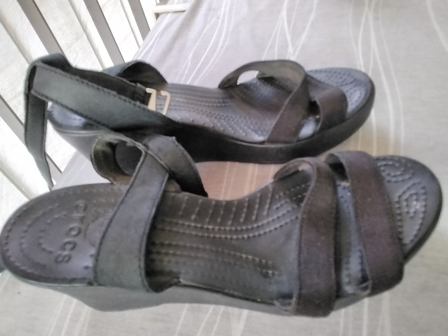 Crocs Scarpe da donna: SANDALEN CROCS GR.38 – Usato da Biel/Bienne venduto da dasi3 1