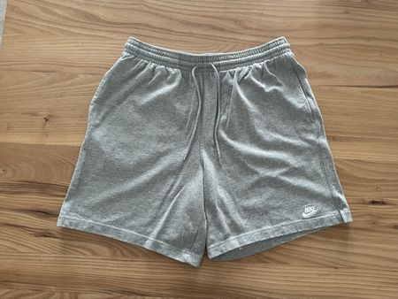 Nike Shorts Grau Grösse M guter Zustand