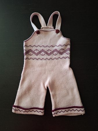 Süsser Latzhose Strampler Gr. 56/62 handgestrickt rosa