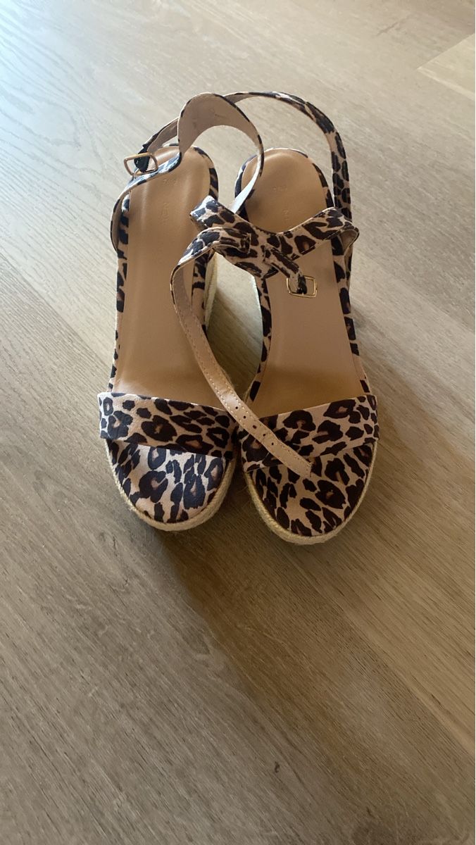 New Look Scarpe da donna: Keilsandalen Leopard Gr. 40 – Nuovo (secondo la descrizione) da Linden venduto da martina_iwana