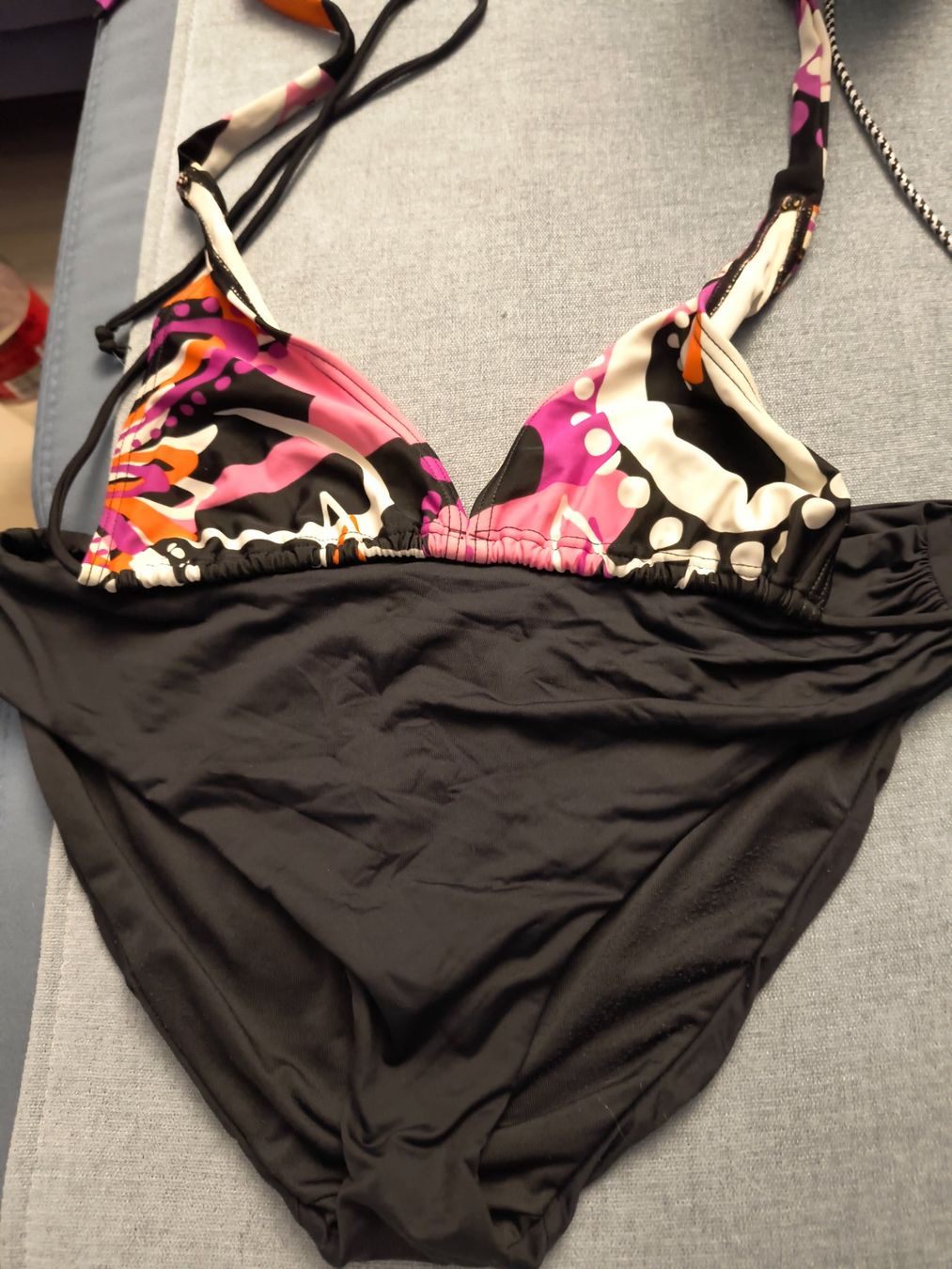 Costumi da bagno & Bikini: Schöner Sommer Bikini, Grösse 42, Schwarz/Bunt – Usato da Schöfflisdorf venduto da kin_2dp9