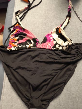 Schöner Sommer Bikini, Grösse 42, Schwarz/Bunt