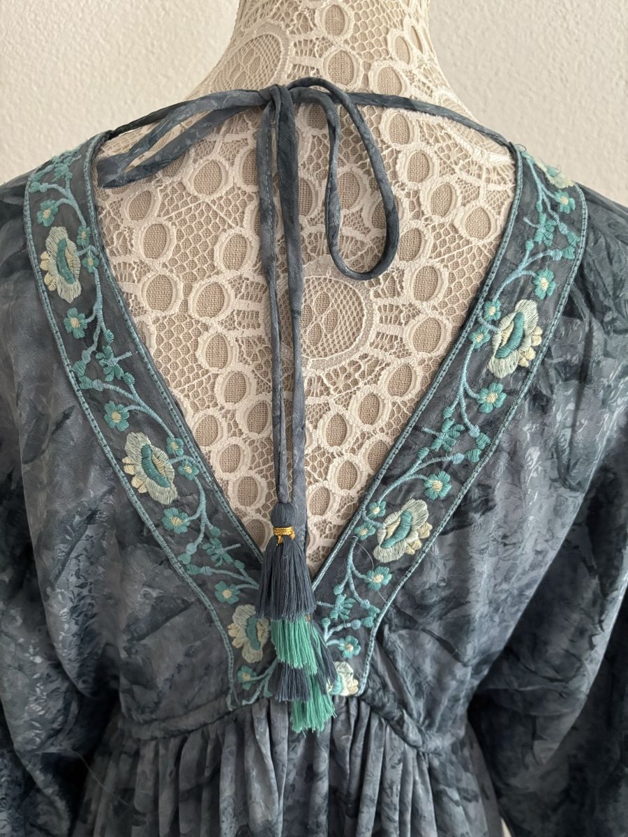 Vestiti: Kleid Gr.42 – Usato da Eglisau venduto da 3flower-power3 4