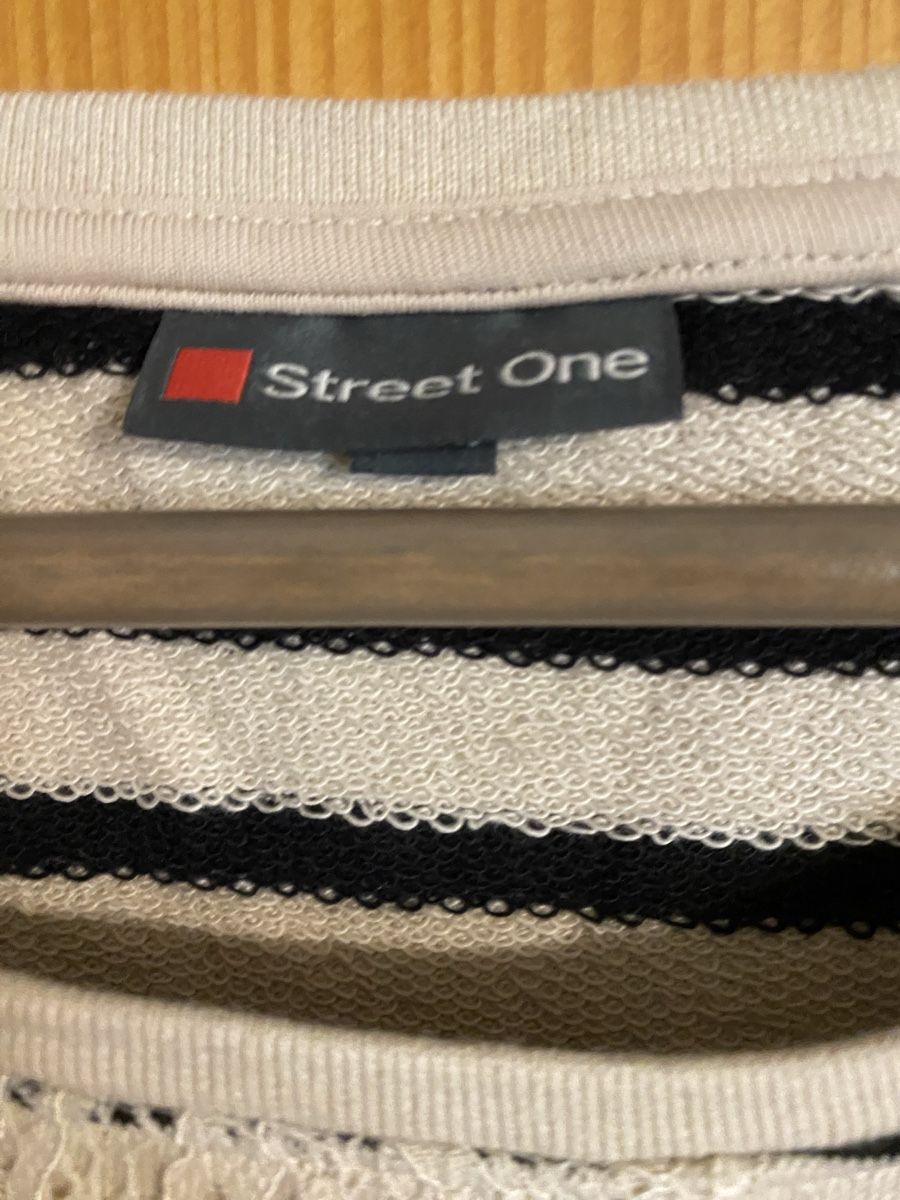 Pullover & Sweatshirts: Leichtes Sweatshirt / Pullover von Street One m Spitze Gr 44 – Gebraucht aus Zizers von dalaub 2