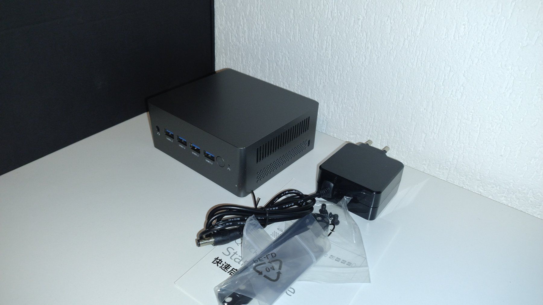 SZBOX N9N Pro I3 N305 Mini PC 16GB DDR4 500GB SSD (Gebraucht) in