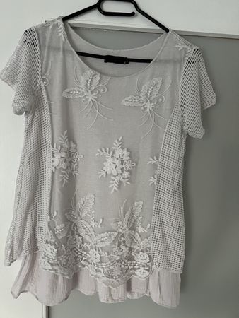 Elegantes T-Shirt mit Spitze Gr. S.