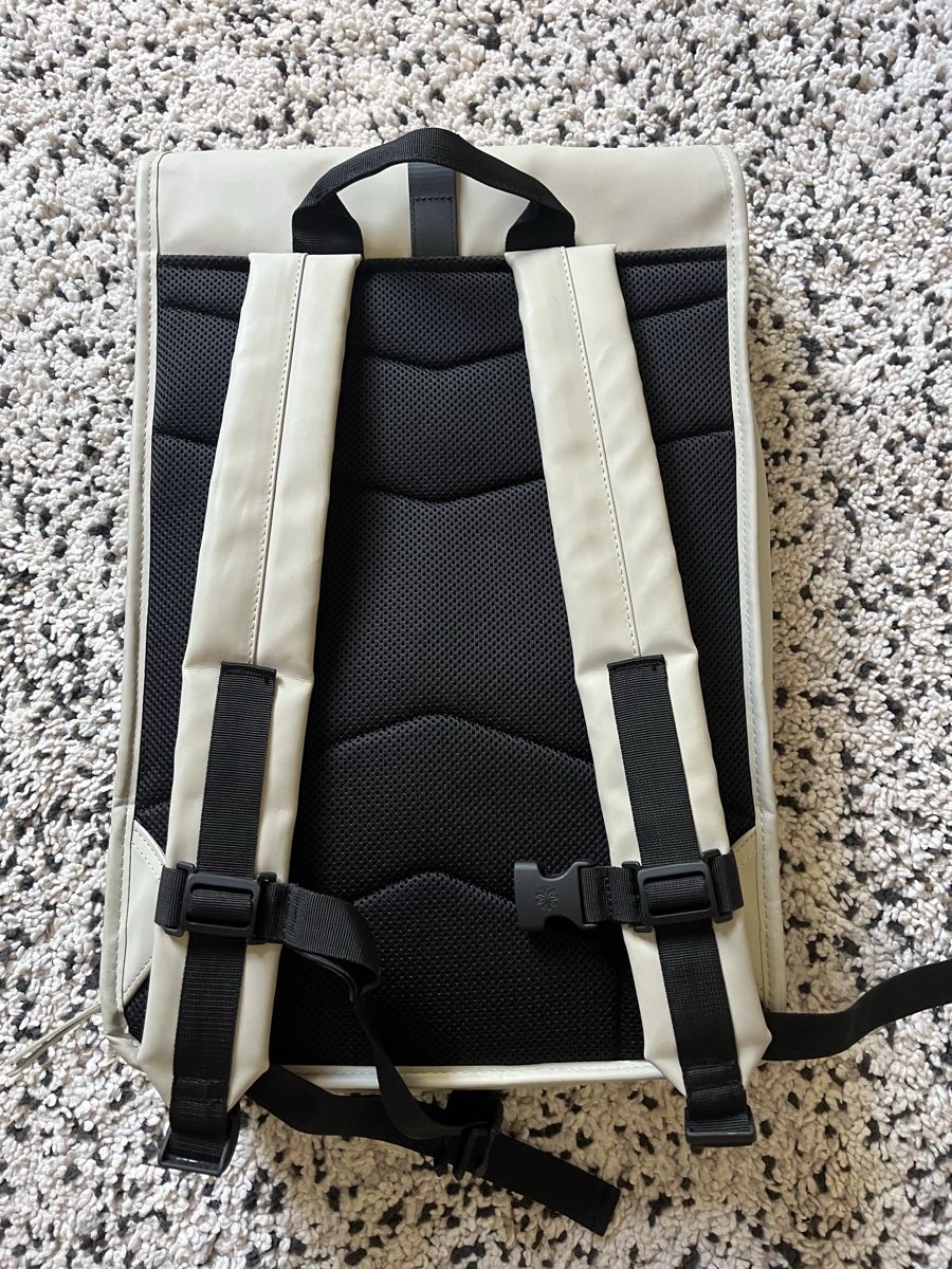 Rains Rucksäcke: Rains Backpack beige guter Zustand – Gebraucht aus Basel von Rabarta_666 2