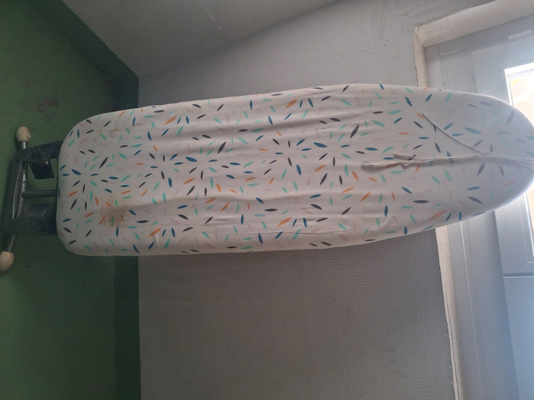 Assi da stiro: Bügelebrett mit Bezug gebrauchter Zustand 130x30cm – Usato da Dübendorf venduto da Princess_Nikita 1