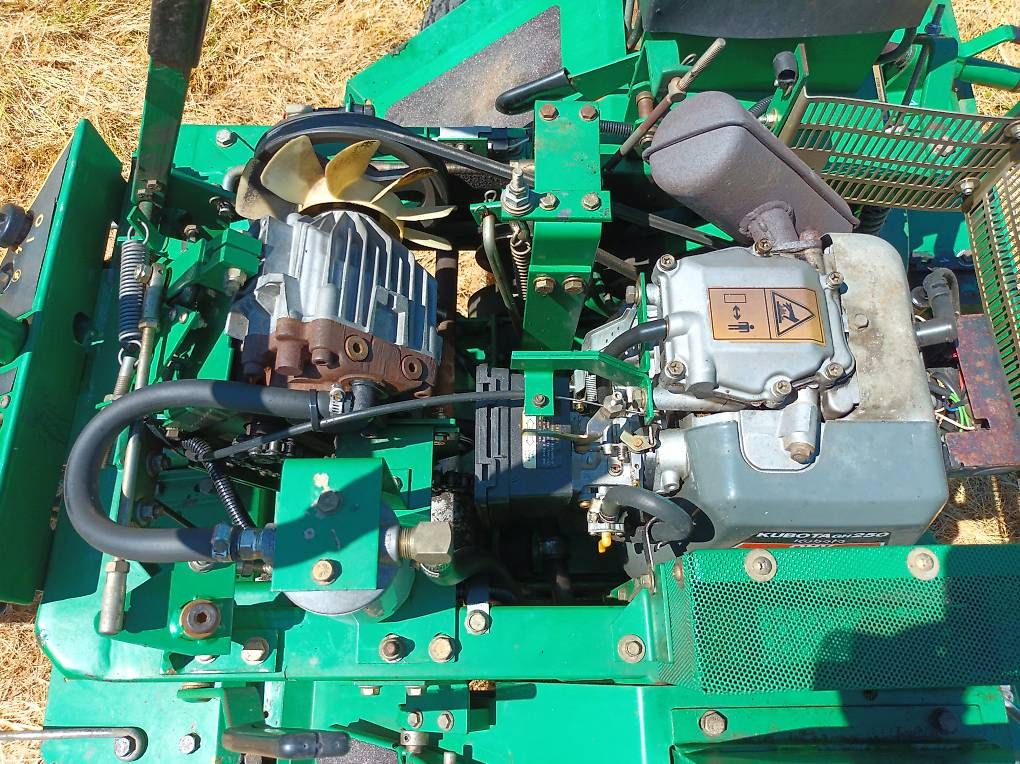 Alle Maschinen: ZU VERKAUFEN RANSOMES TRIPLE 18 – Gebraucht aus Villigen von maehen 1