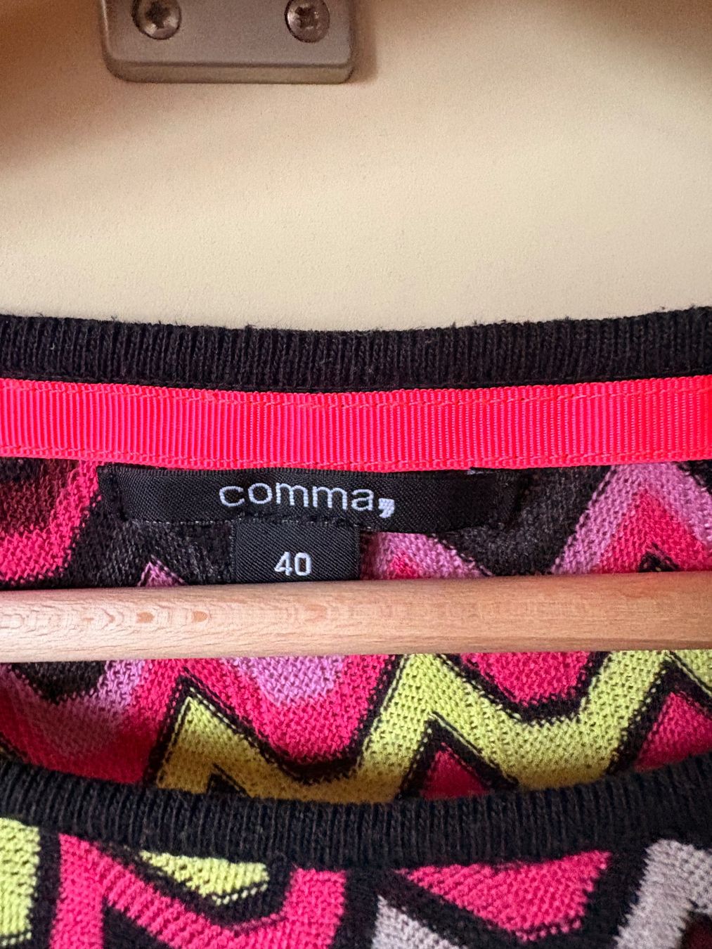 Comma Pulls & Sweat-shirts: COMMA Strickpullover bunte Zickzackmuster, Top! – D'occasion à Belp par Federica13