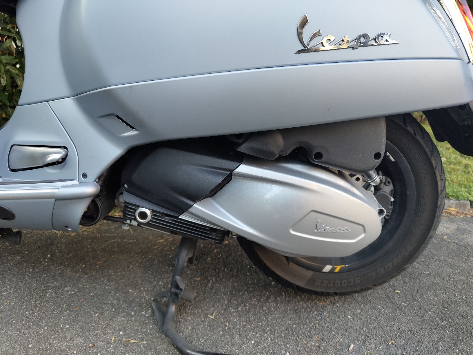 Vespa Scooter: Vespa GTS Supertech Silbermatt 300ccm – Usato da Zürich venduto da mor_r9mf 1