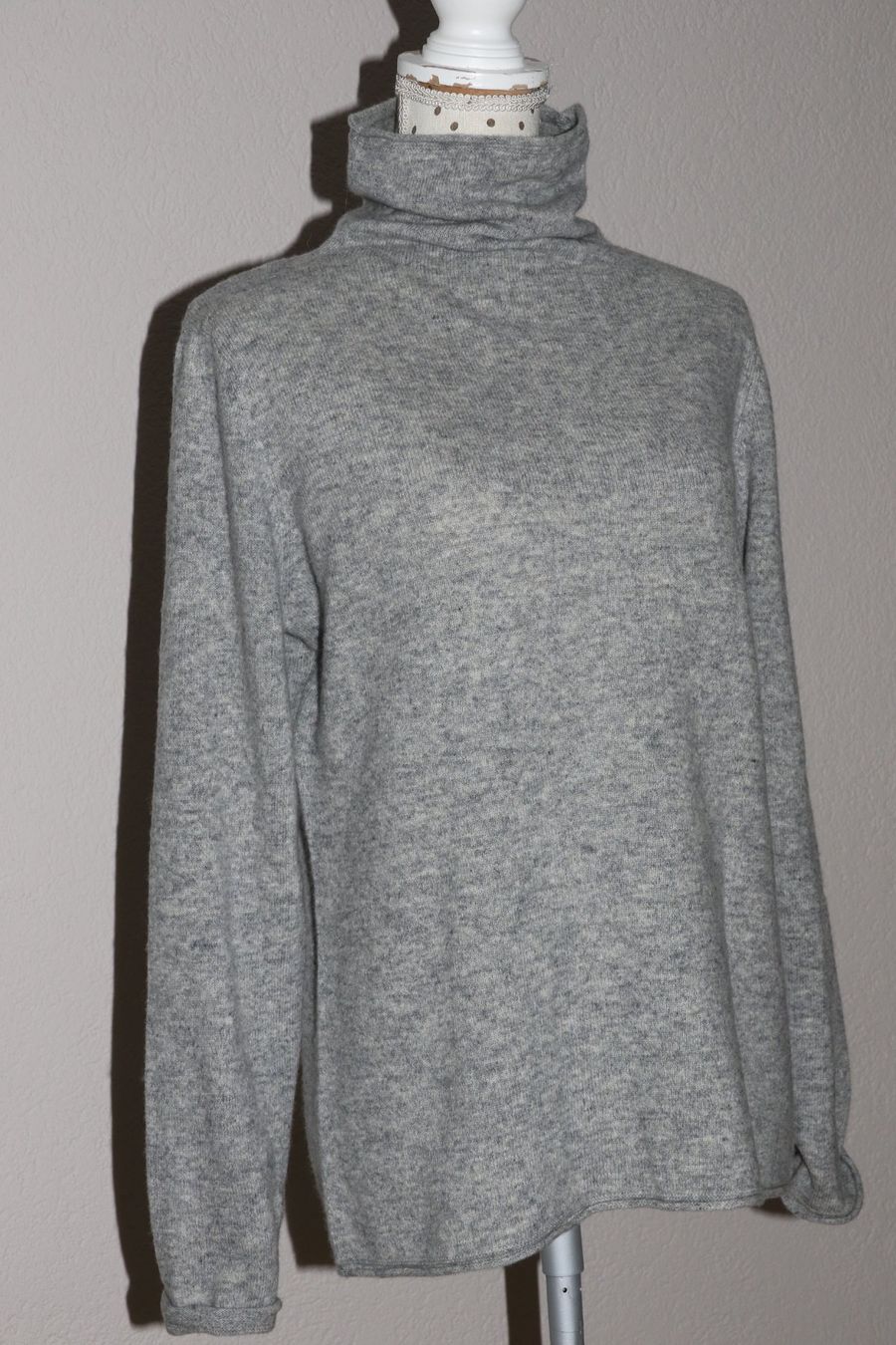 Pullover & Sweatshirts: Neuer stylischer Wollpullover M-L – Neu (gemäss Beschreibung) aus Oberwil-Lieli von Svetlana28 4