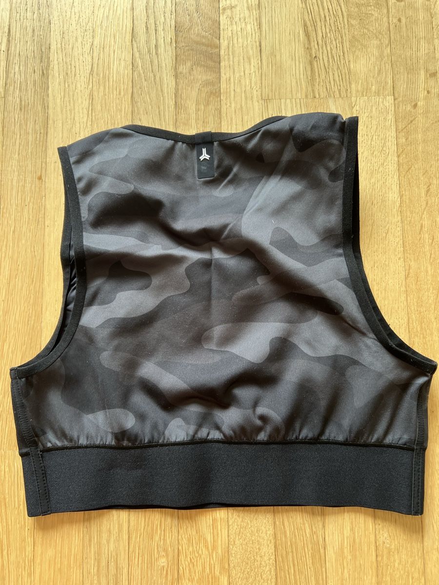 Top: Workout bralette  with star – Usato da Zollikon venduto da jud_cmm9 1