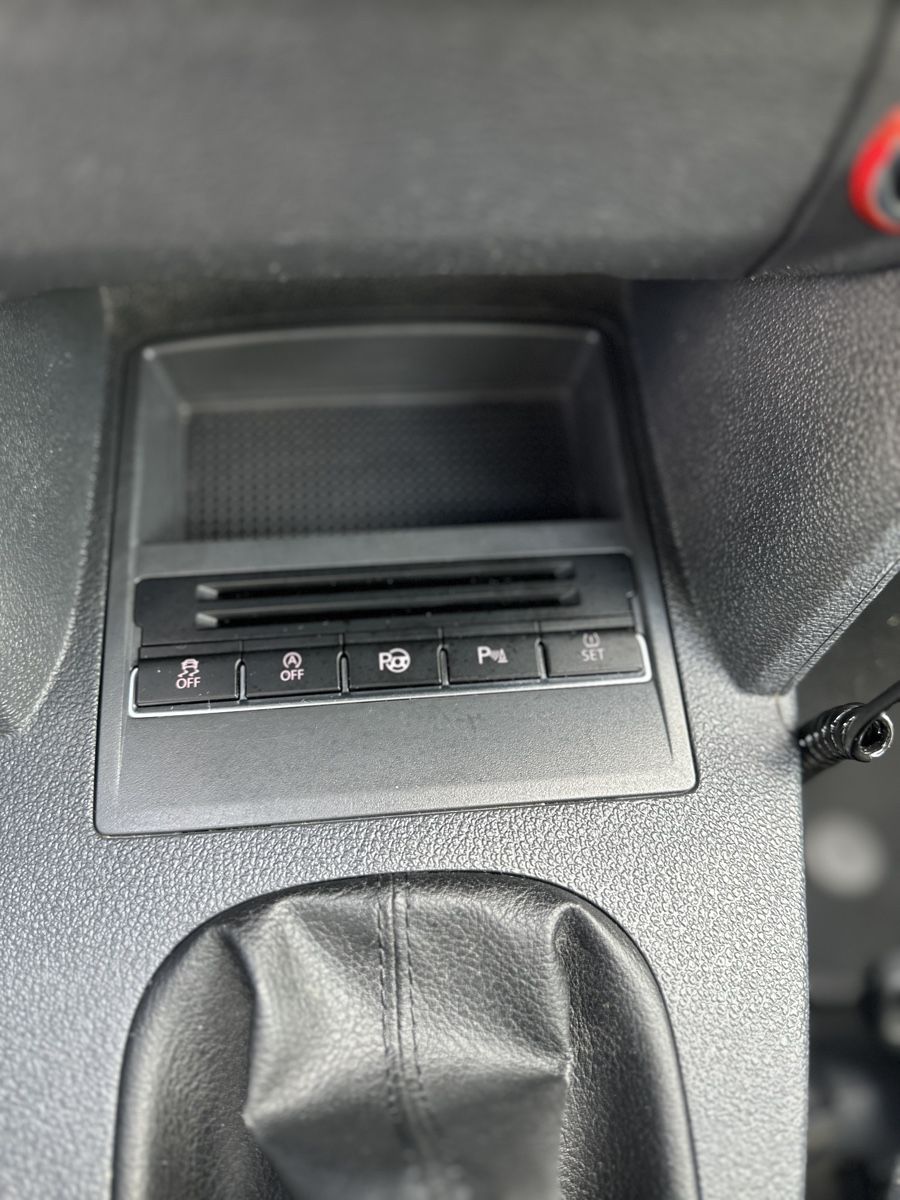 VW Automobili: VW Touran 2.0 Tdi frisch ab MFK – Usato da Fällanden venduto da May-bach 6