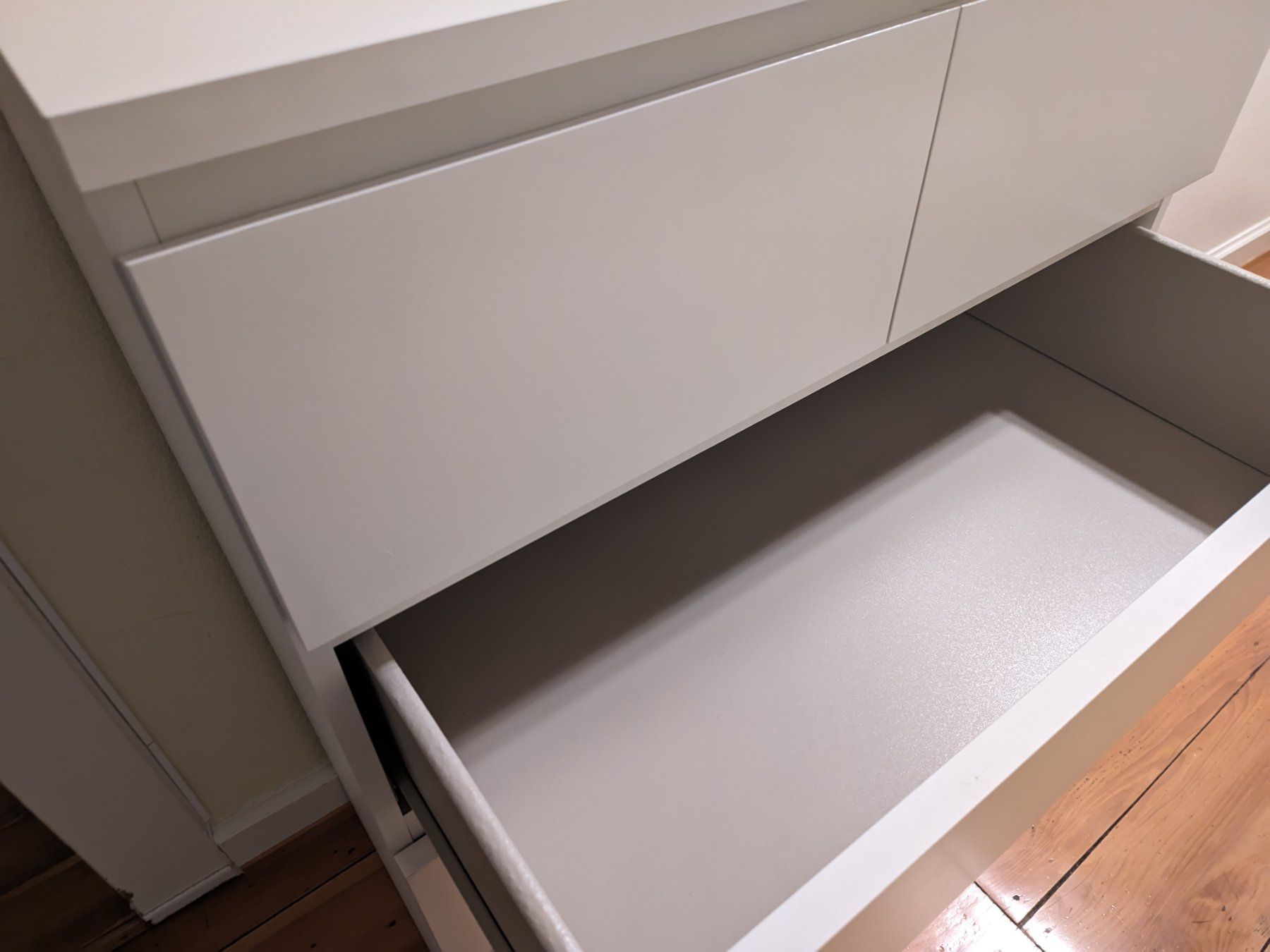 Ikea Cassettiere: Malm Schubladenschrank – Usato da Basel venduto da gas_sg2l 4