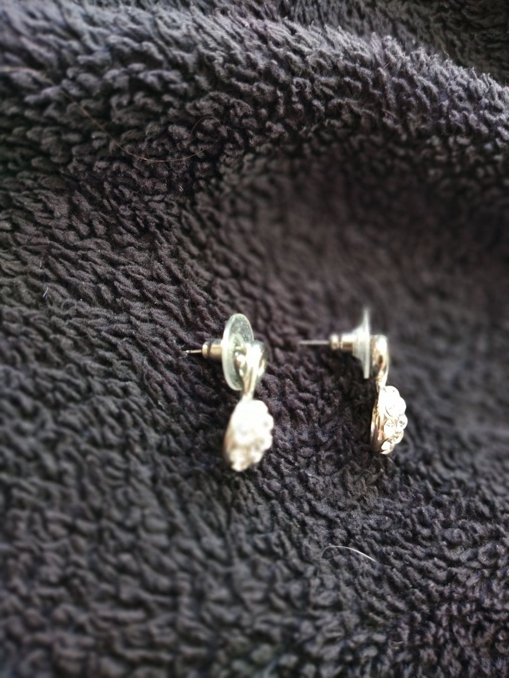 Orecchini pendenti & Orecchini a lobo: Boucle d'oreille avec strass – Usato da Mühleberg venduto da Eliboub 2