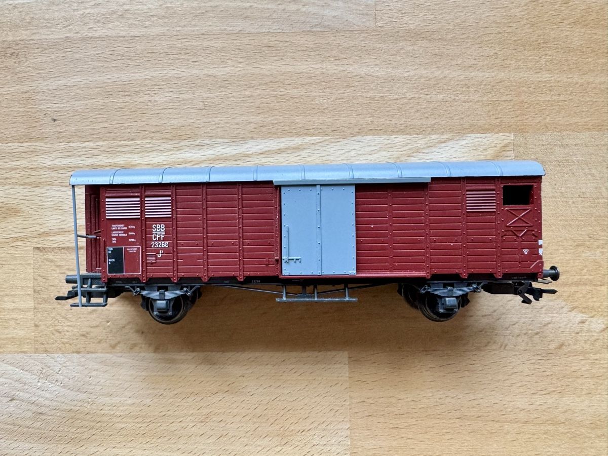 Märklin Modelleisenbahnen: Wagon transport marchandises CFF Märklin – Gebraucht aus Moutier von CaatSerra