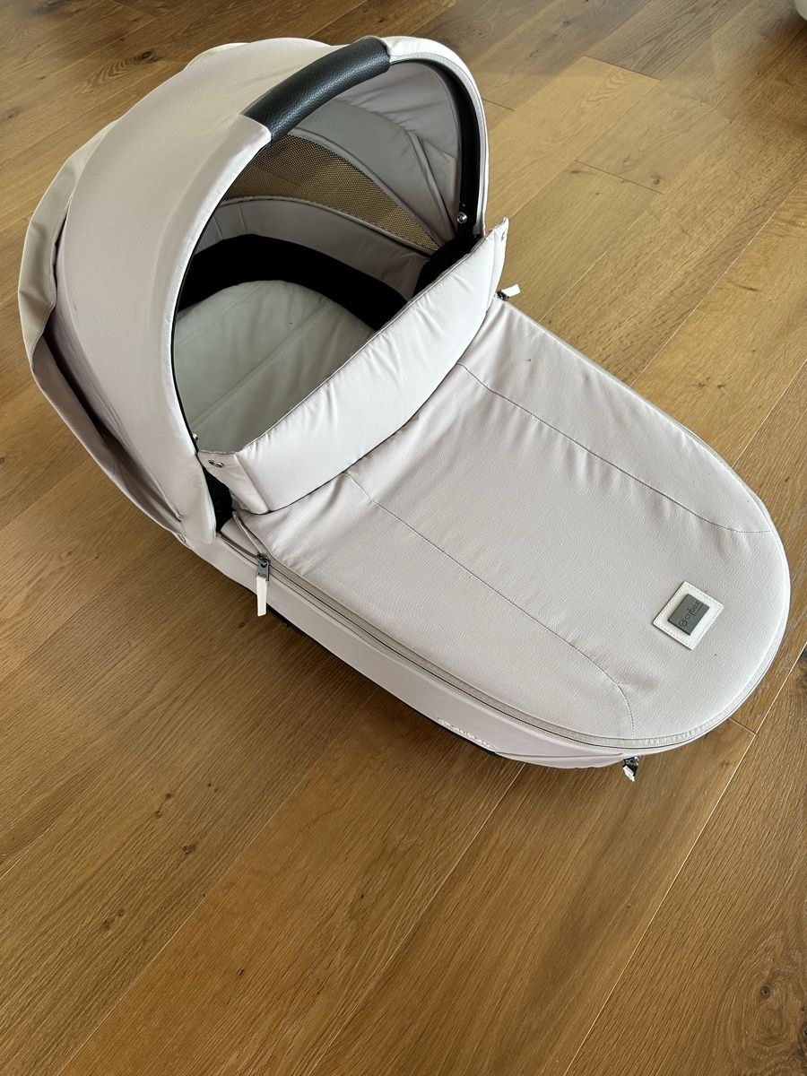 Cybex Kinderwagen: Liegewanne Priam / e Priam – Neu (gemäss Beschreibung) aus Wollerau von R.o.m.a.n. 1