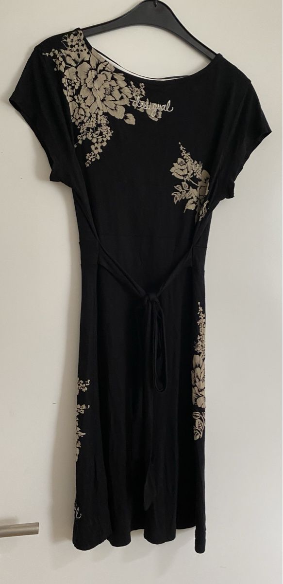 Desigual Kleider: Desigual Kleid 🌸 – Gebraucht aus Opfikon von Luis144 2