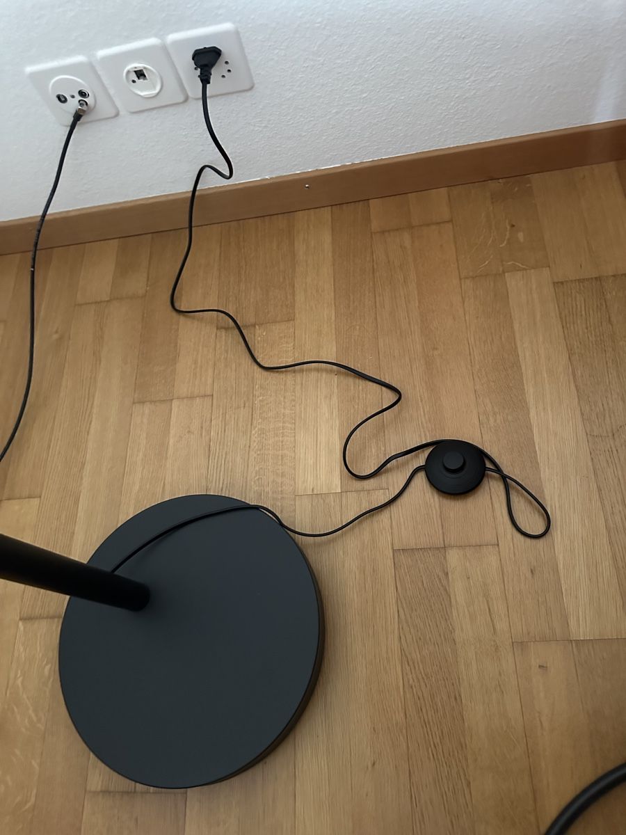 Lampes: Stehlampe mit Glühbirnen – Neuf (Voir description) à Luzern par fer_5lyj 1