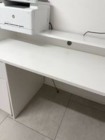 Bürotisch / Schreibtisch mit Schubladen & Kabeldurchlass