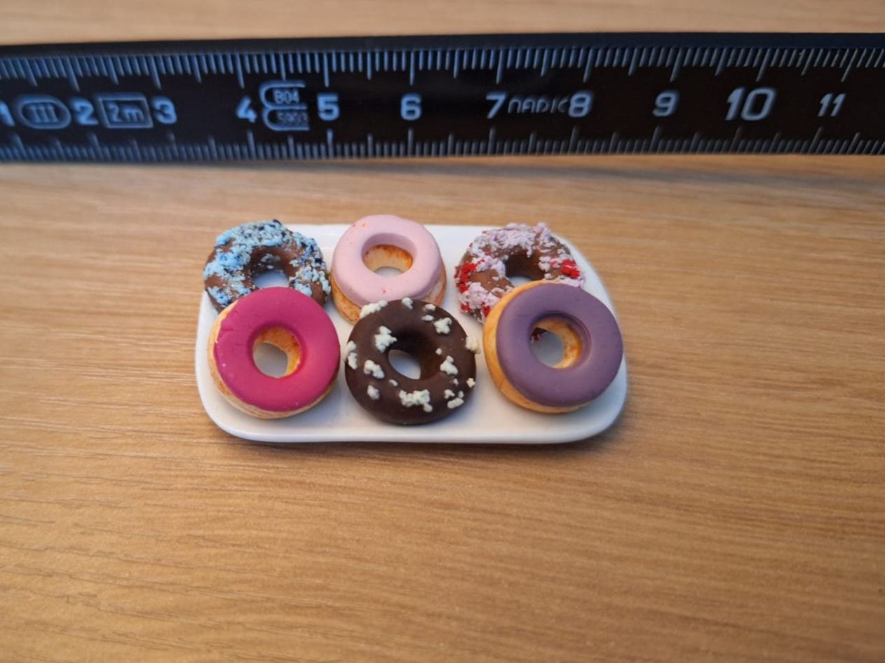 Case e mobili per bambole: Handmade Donuts Platte – Nuovo (secondo la descrizione) da Zürich venduto da HandmadeTinyFood 1