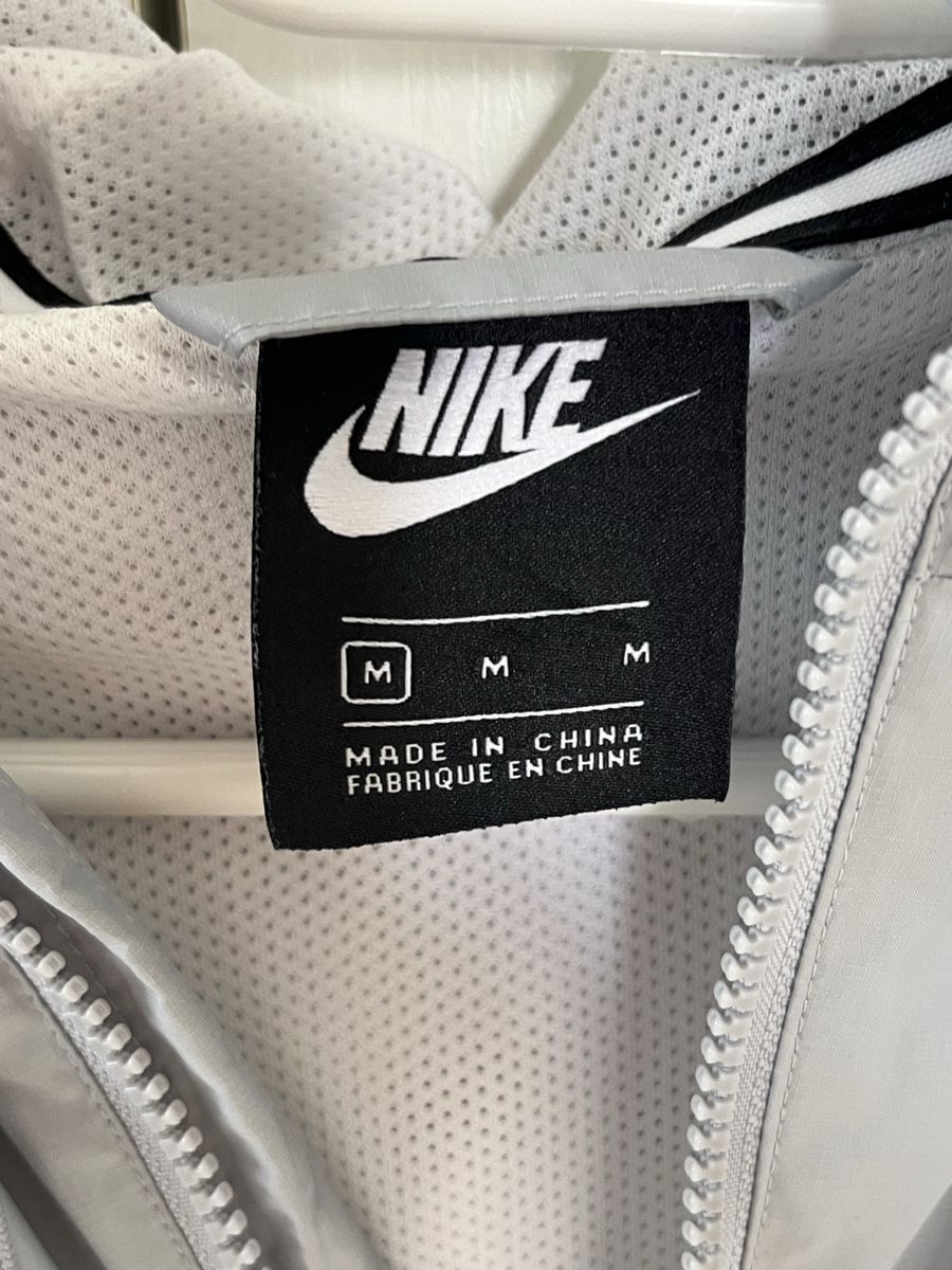 Nike Vestes: Nike Jacke Grösse M gebraucht – D'occasion à Stäfa par gia_fm5d 4