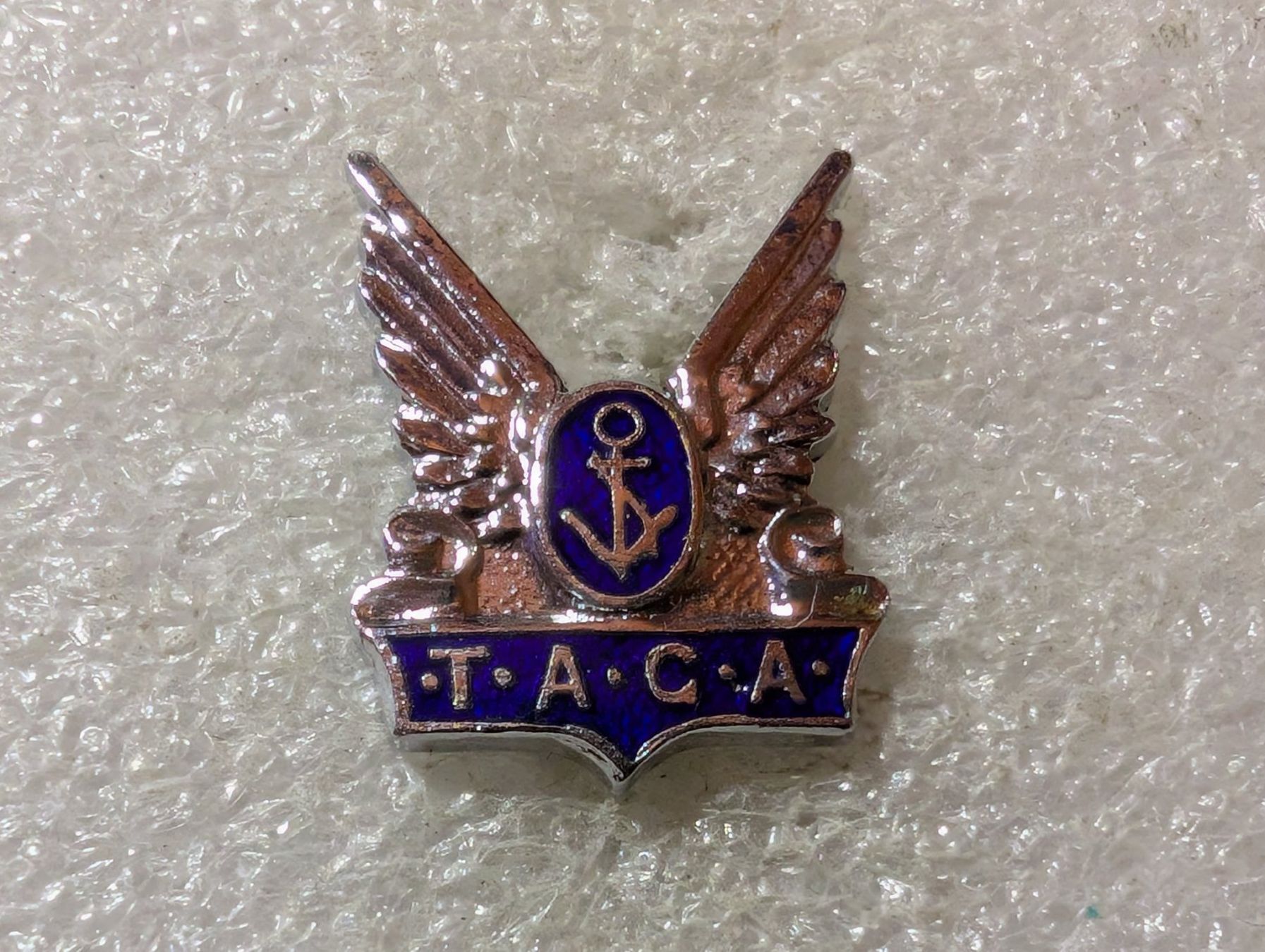 Placchette & Badge: Ansteckpin 43: TACA – Usato da Oppligen venduto da Pin-Fall-Shop